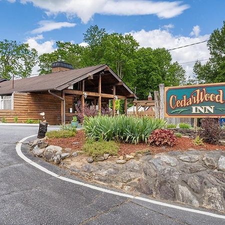 Cedarwood Inn เฮนเดอร์สันวิลล์ ภายนอก รูปภาพ
