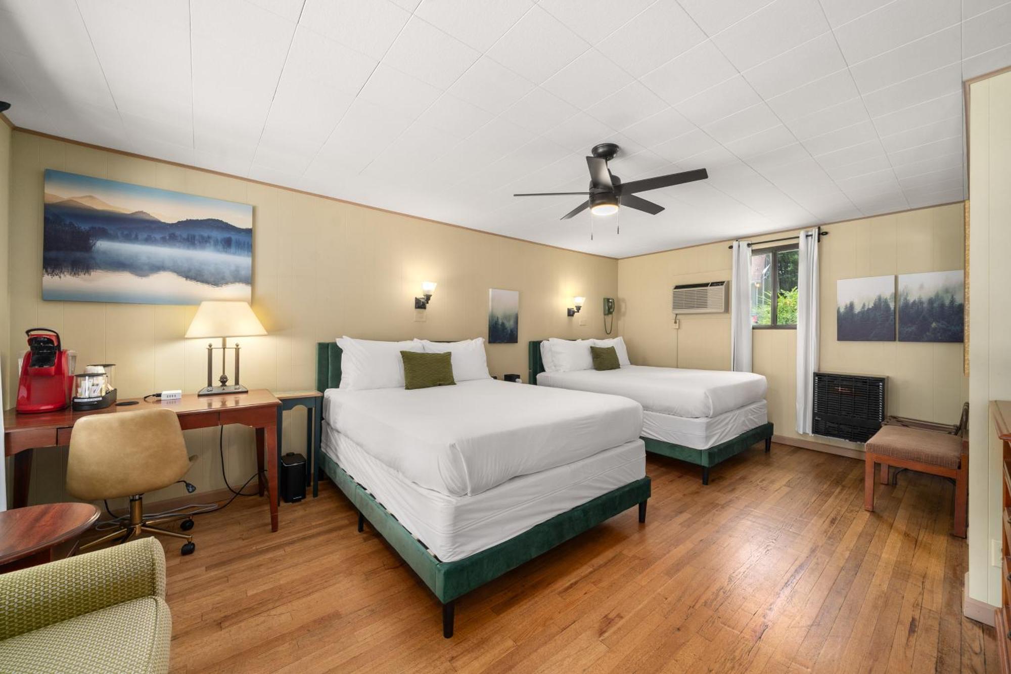 Cedarwood Inn เฮนเดอร์สันวิลล์ ภายนอก รูปภาพ