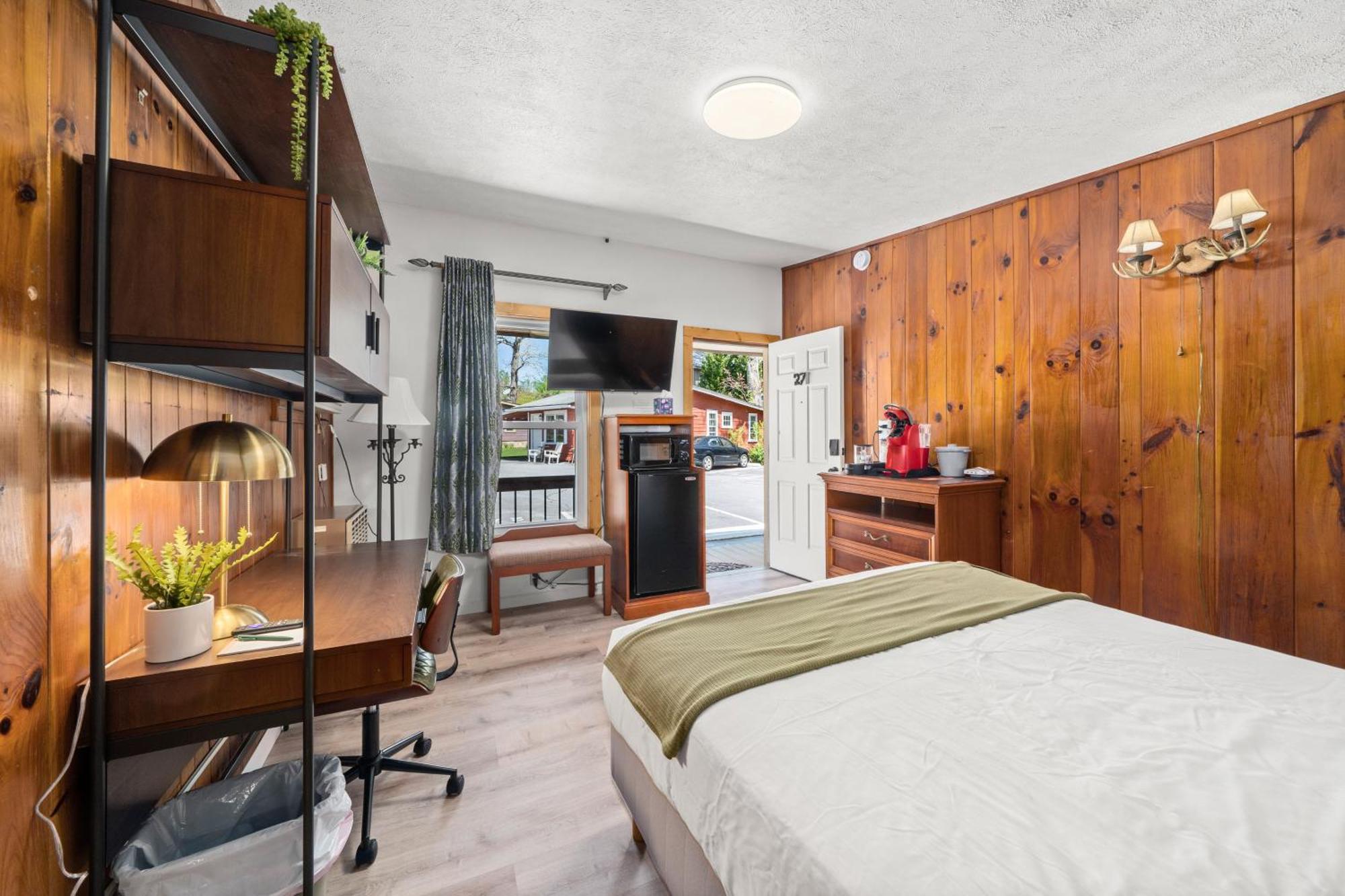 Cedarwood Inn เฮนเดอร์สันวิลล์ ภายนอก รูปภาพ